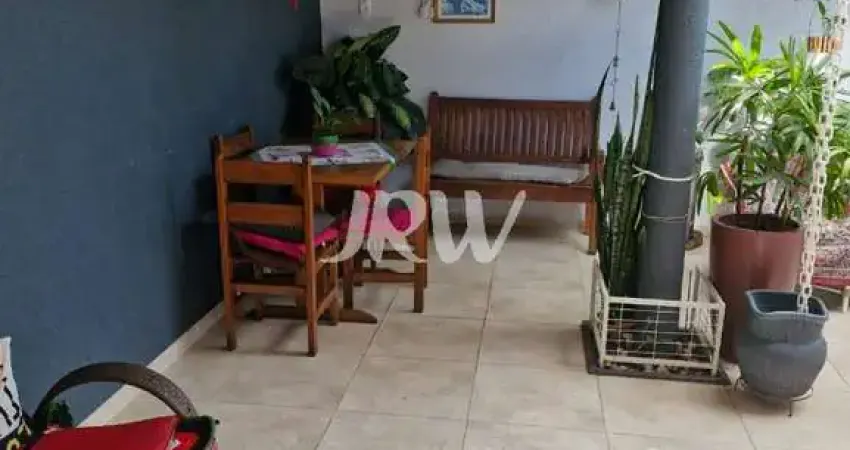CASA A VENDA NO BAIRRO JARDIM ESPLANADA II NA CIDADE DE INDAIATUBA - SP  Área do terreno 300m² Área construída 180m²  3 Dormitórios sendo 1 suíte com