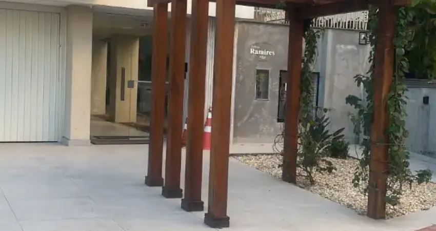 Apartamento com 3 quartos à venda na Rua Treze de Maio, 164, Comerciário, Criciúma