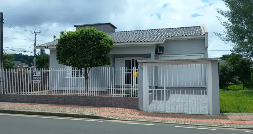 Vende-se 02 casas bem localizada no bairro são luiz em criciúma sc