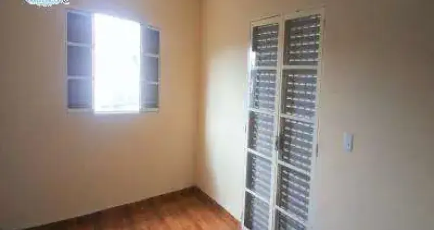 Casa com 2 quartos para alugar no Jardim Regina, São Paulo 