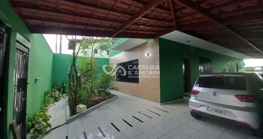 Casa a venda, sobrado 3 dormitórios, varanda, 5 vagas de garagem, salão de festas, jardim sandra, metrô capão redondo, estrada de itapecerica.