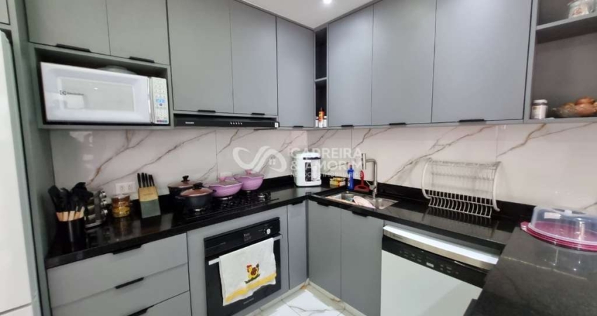 CASA A VENDA, 3 DORMITÓRIOS, CLOSET, SUÍTE, SALA, COPA, COZINHA, 3 BANHEIROS, 2 VAGAS DE GARAGEM COBERTA. JARDIM CASABLANCA - JARDIM BRASILIA.