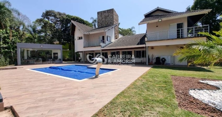 CASA À VENDA EM CONDOMÍNIO FECHADO COM 600m², PISCINA AQUECIDA, 4 SUÍTES, ALTO PADRÃO, 10 VAGAS DE GARAGEM, SALA DE CINEMA, ITAPECERICA DA SERRA
