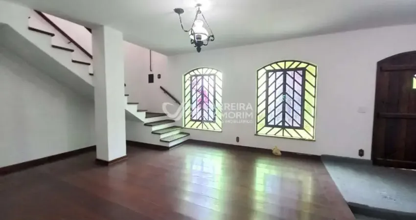VENHA CONHECER ESSA ESPETACULAR CASA DE 3 QUARTOS COM 1 SUÍTE NA ZONA SUL DE SÃO PAULO, COM 8 VAGAS DE GARAGEM!
