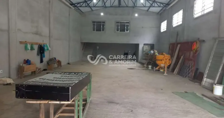 Alugo galpão/salão comercia com 300m², 4 vagas livres, jardim germânia, estrada de itapecerica, shopping campo limpo.