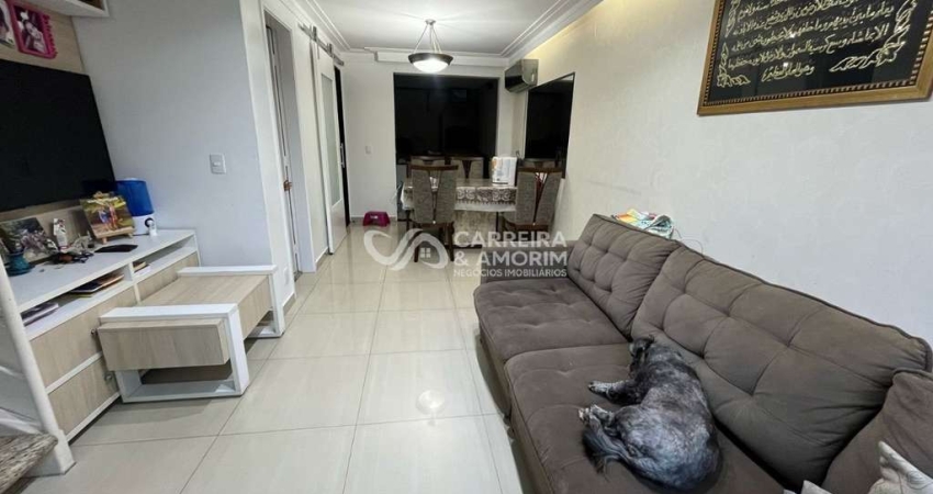 CASA A VENDA EM CONDOMÍNIO, 3 DORMITÓRIOS, 1 SUÍTE, 2 VAGAS, CHURRASQUEIRA PARTICULAR, QUINTAL, MÓVEIS PLANEJADOS, A 800 METROS DO CENTRO EMPRESARIAL.