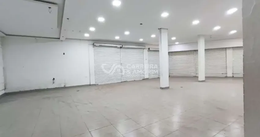 Alugo salão comercial, 330m², com 05 banheiros, 5 vagas de garagem, a 250 metros da estação metrô capão redondo, av. sabin, estrada de itapecerica..
