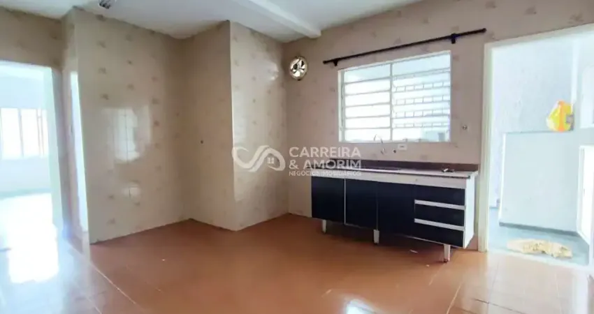 Alugo casa com 03 dormitorios, vaga de garagem, jardim germânia, jardim capelinha, shopping campo, iestrada de itapecerica, metrô campo limpo.