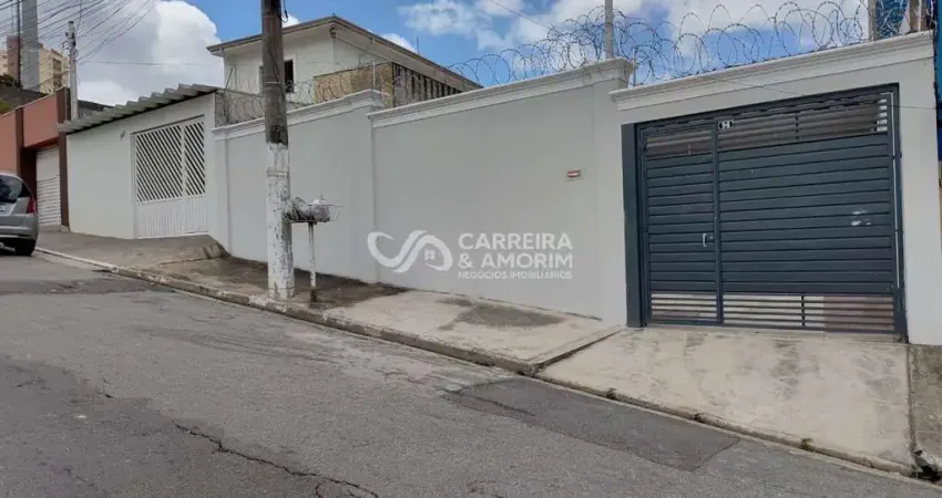 Casa térrea com 02 dormitórios grandes, + edicula com 02 comodos, 04 vagas de garagem, jardim gerânia, estrada de itapecerica, metrô capão redondo.