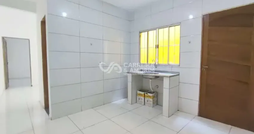 Alugo casa com 40m², com 01 quarto, cozinha, banheiro e área de serviço, jardim santo eduardo - embu das artes.