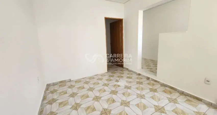 Kitnet para locação com 32 metros quadrados, 03 cômodos, 900,00 reais, parque santo antônio, chácara santana, próximo de ponto de ônibus