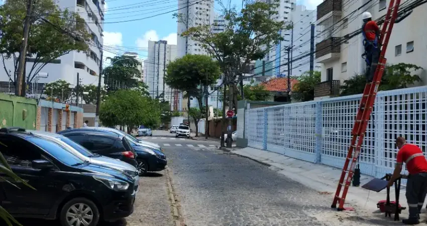 Casa com 4 quartos para alugar na Rua Francisco de Barros Barreto, 446, Boa Viagem, Recife