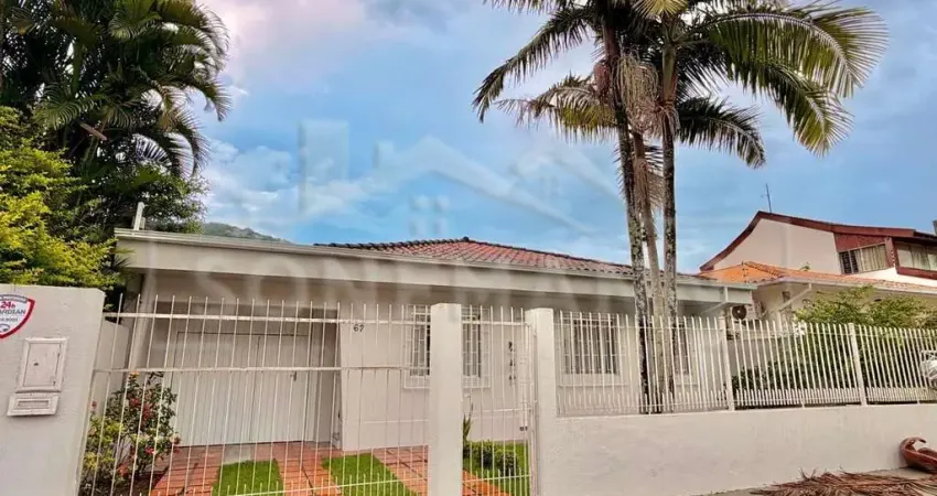 Casa com 4 quartos à venda na Rua Itaboraí, Itacorubi, Florianópolis