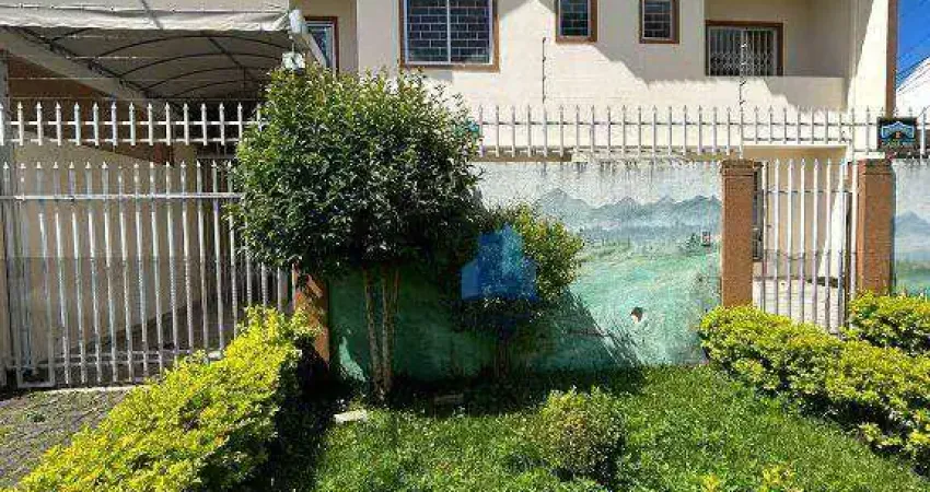 Sobrado com 3 dormitórios para alugar, 106 m² por R$ 3.180,00/mês - Hauer - Curitiba/PR