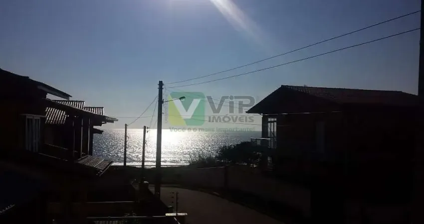 Sobrado a poucos metros do mar - totalmente mobilaido piçarras