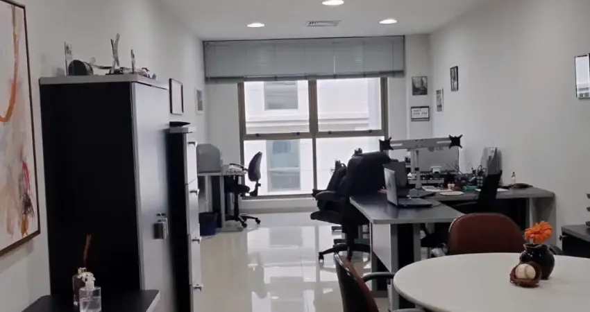 Oportunidade - Sala comercial montada na Barra da Tijuca