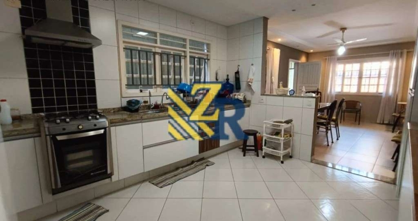 Sobrado à venda na V. Nair- 3 suítes - 250m² - 2 vagas
