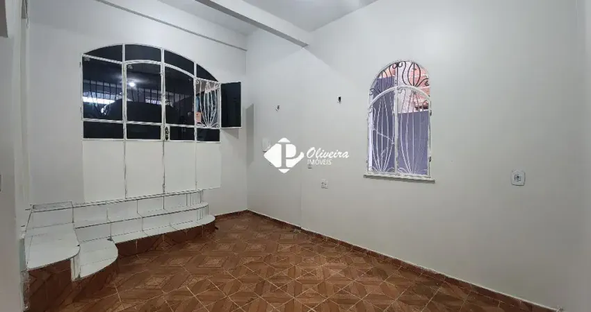 Alugo casa no Manoa, próximo ao supermercado Vidal