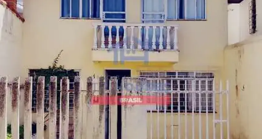 Sobrado à venda  no bairro Hauer de frente pra rua com 3 dormitórios, Curitiba, PR