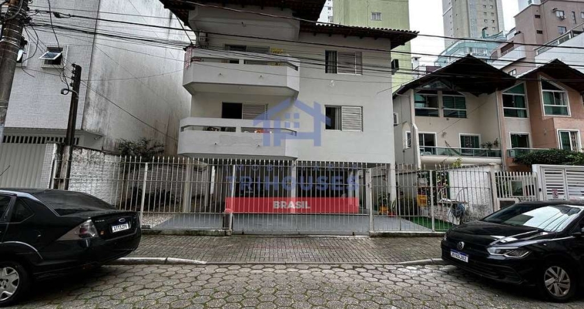 Excelente apartamento à venda, Centro, Balneário Camboriú, SC. O valor corresponde aos dois apartam