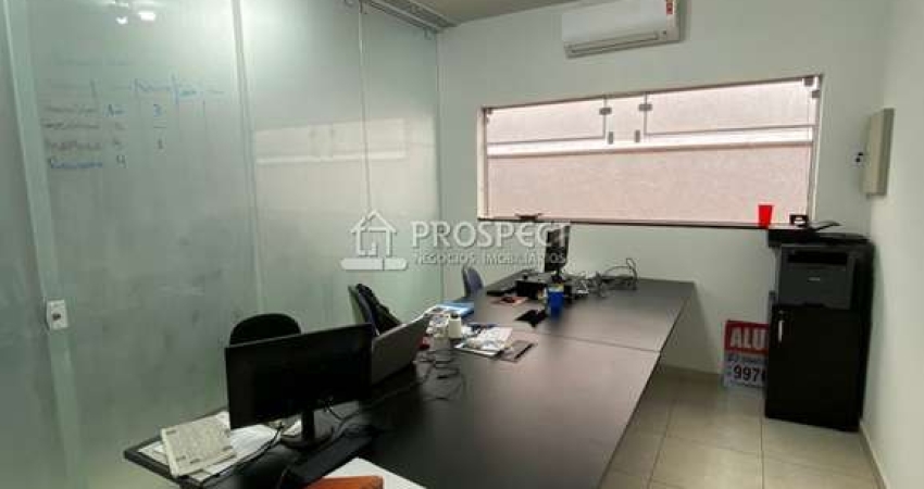 Casa Comercial no Jardim Irajá | 7 salas | 2 vagas