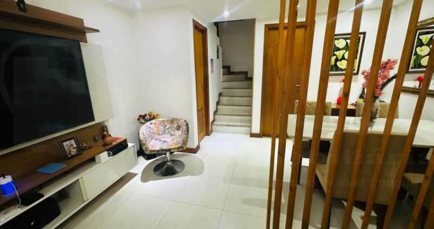 Casa em condomínio fechado com 3 quartos para alugar na Rua Valentim Duhnam, Freguesia (Jacarepaguá), Rio de Janeiro