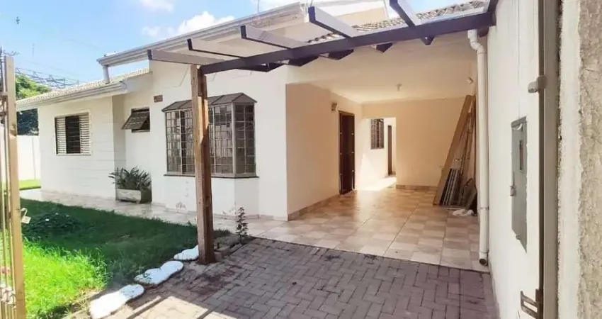 Casa para Venda em Maringá, Conjunto Requião, 3 dormitórios, 1 suíte, 1 banheiro, 4 vagas