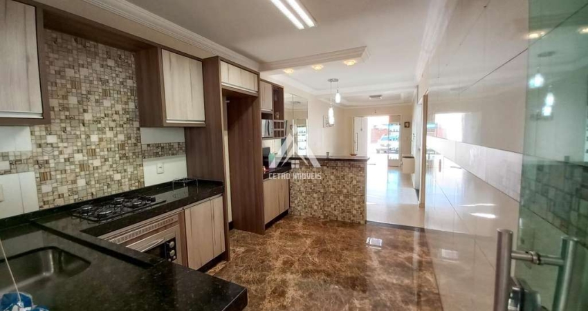 Casa para Venda em Maringá, Jardim Sumaré, 2 dormitórios, 1 suíte, 2 banheiros, 2 vagas