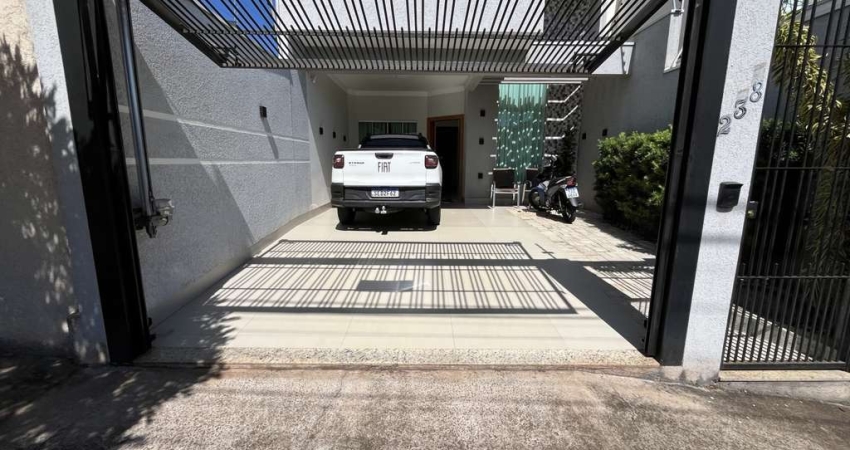 Casa para Venda em Maringá, Conjunto Patrícia, 3 dormitórios, 1 suíte, 2 banheiros, 2 vagas