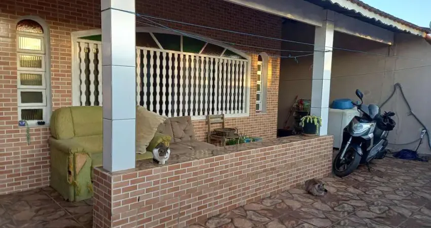 Casa para Venda em Itanhaém, Balneário Gaivota, 3 dormitórios, 1 suíte, 2 banheiros, 4 vagas