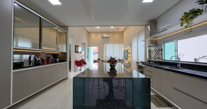 ALUGA OU VENDE CASA COM 3 SUÍTES  + ENERGIA SOLARCOND. PASSAREDO  (sendo uma suíte Master com closet)