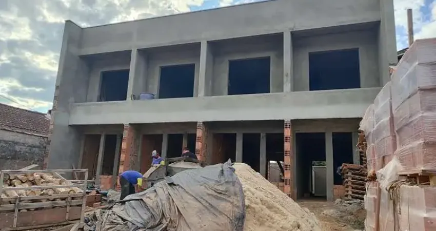 Sobrado Geminado para Venda em Joinville, Vila Nova, 2 suítes, 3 banheiros, 2 vagas