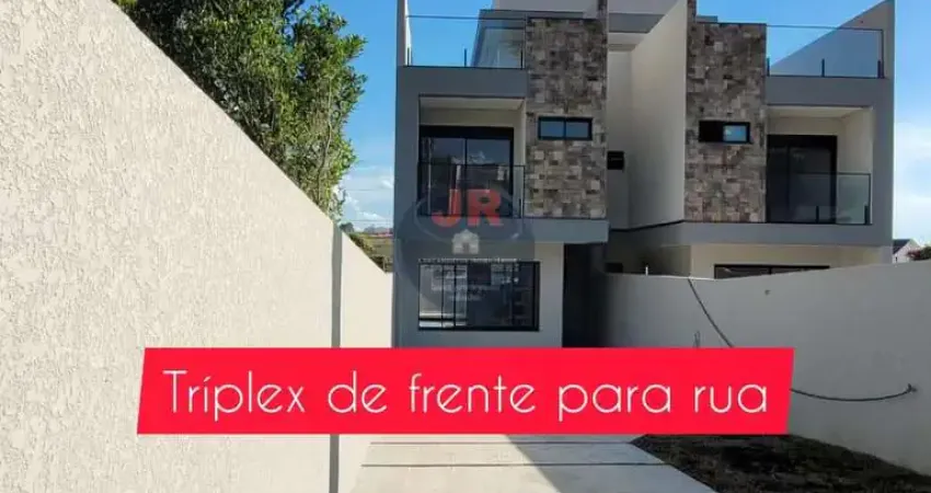Triplex com amplo terreno na frente e nos fundos, suíte ampla com sacada