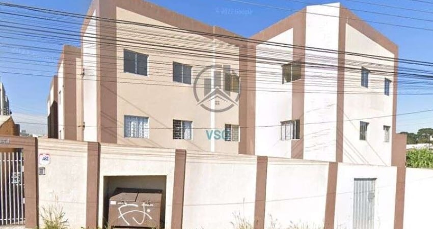 Cobertura duplex semi mobiliada, com 2 quartos e duas vagas, no Sítio Cercado