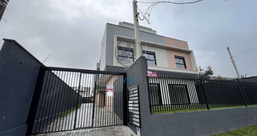 Sobrado em condomínio, na melhor localização do Xaxim