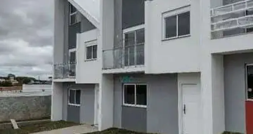 Sobrado triplex em condomínio à venda no Campo comprido.