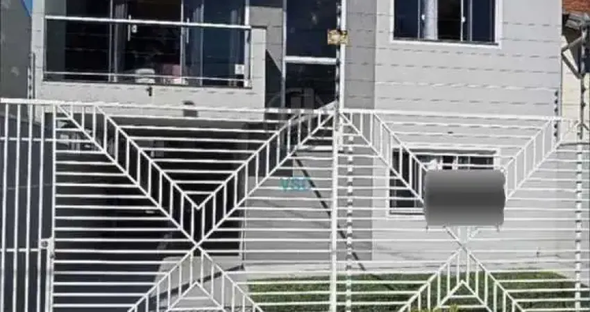 Sobrado Frente para Rua à venda no bairro campo comprido em Curitiba