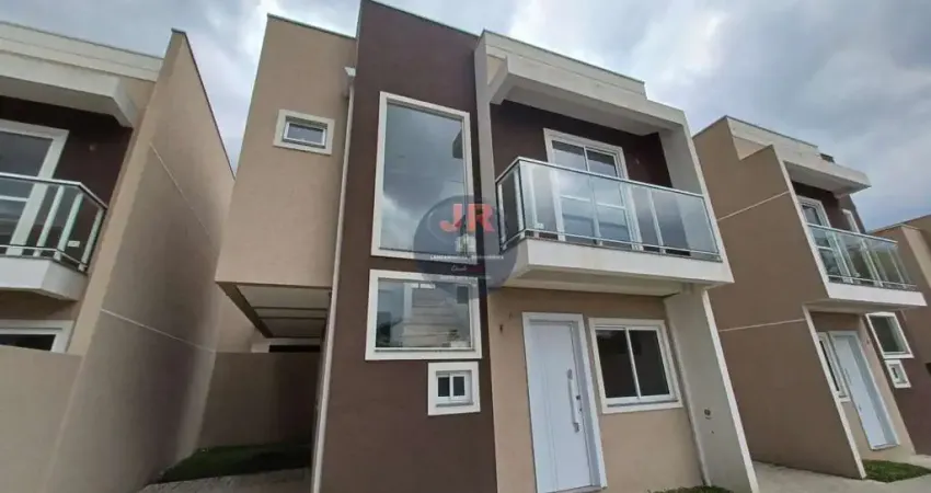 Sobrado novo em condomínio, 3 quartos sendo uma suíte e 2 vagas