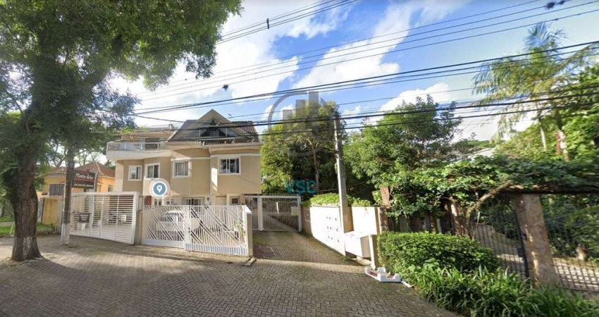 Sobrado Alto Padrão, muito bem localizado no Portão, 3 quartos sendo 1 suíte.
