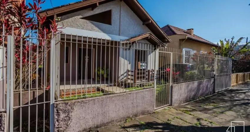 Casa com 3 quartos à venda na Roque Gonzales, 246, Cristo Rei, São Leopoldo