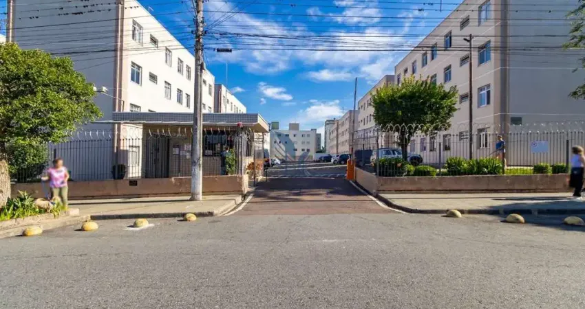 Apartamento com 3 quartos para alugar na Rua Professor Waldir de Jesus, 240, Capão Raso, Curitiba