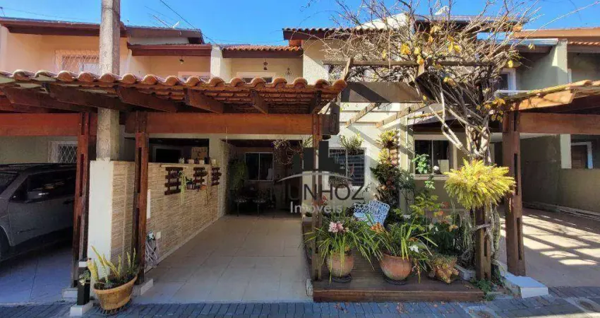 Sobrado mobiliado com 3 dormitórios à venda, 74 m² por R$ 640.000 - Santa Felicidade - Curitiba/PR