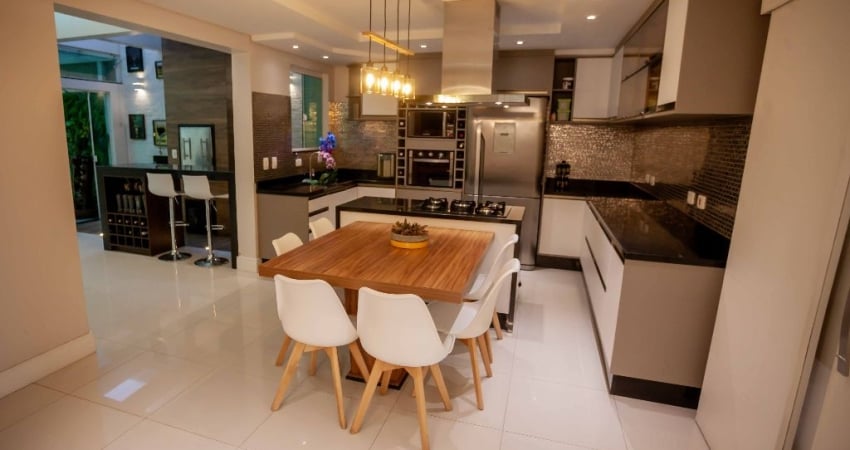 Casa Alto Padrão toda Mobiliada Localizada no Neoville