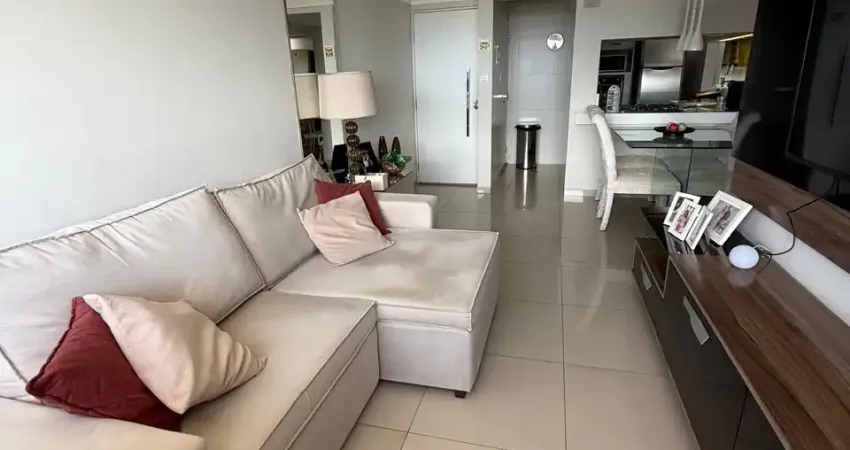 Apartamento com 81 metros, 2 Suítes Porteira fechada