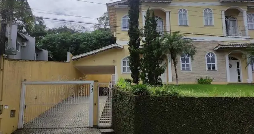 Sobrado Geminado  alto Padrão para locação em Joinville
