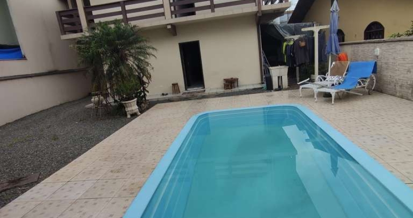 Casa residencial ou comercial a venda em Joinville, bairro Boemerwaldt,