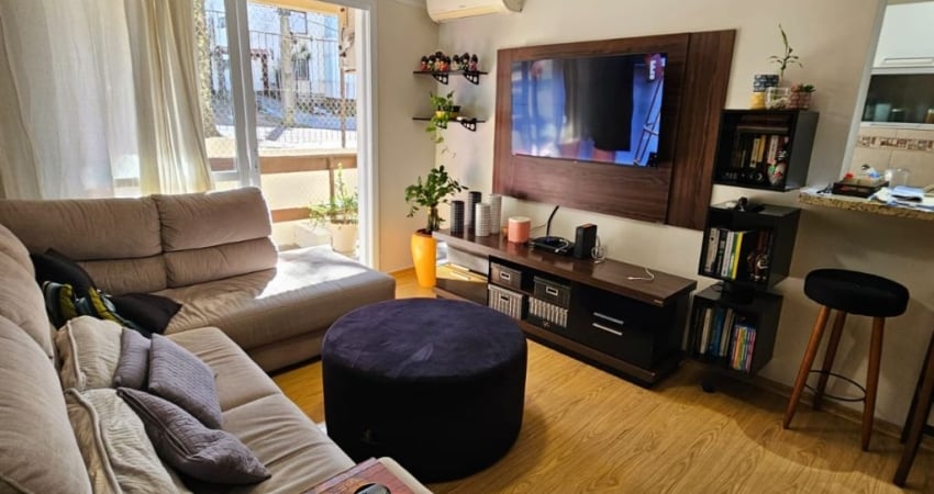 Apartamento de 2 Quartos, vaga e sacada no bairro Teresópolis