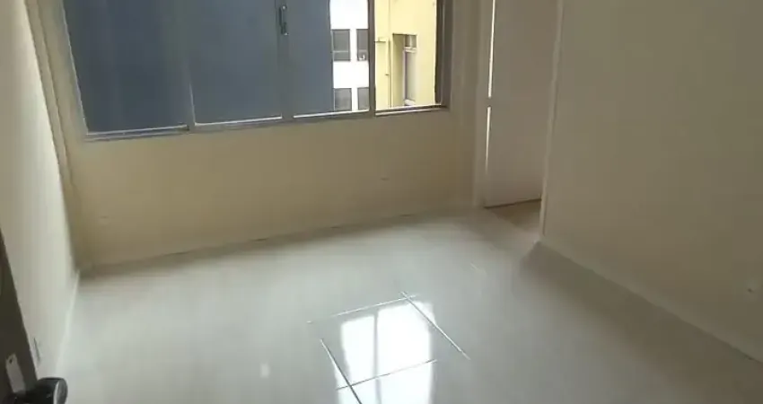 Apartamento de 1 quarto reformado e andar alto no Centro de Porto Alegre apenas 135 mil !!!
