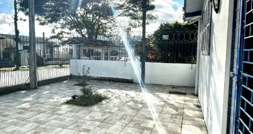 Casa ampla c/ 3 quartos 5 vagas pátio na frente e atrás na cavalhada barbada ac financiamento