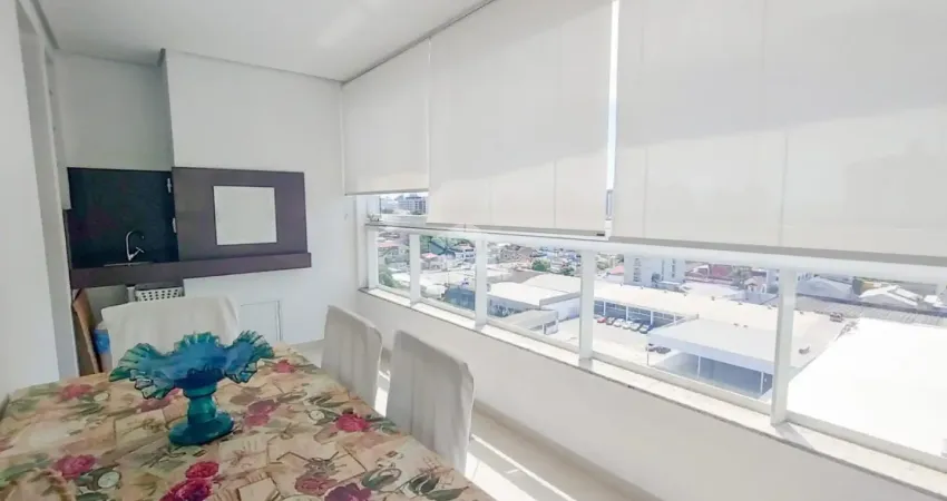 Apartamento á venda de 3 suítes com mais de 134m2 de área privativa no estreito próximo a beira mar continental - florianópolis